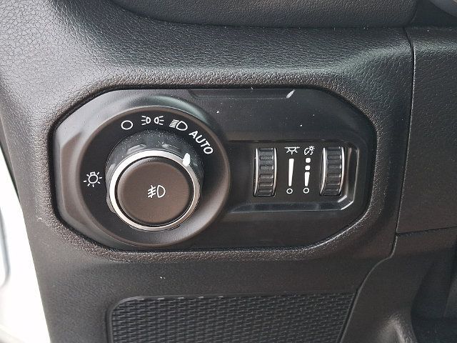 Used 2020 Jeep Wrangler Unlimited Sahara AWD/4WD image 24