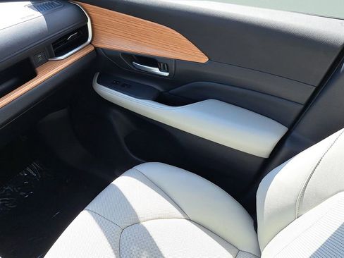 Used 2025 Toyota Grand Highlander AWD Hybrid image 15