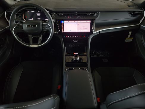 New 2026 Jeep Grand Cherokee L 2WD image 11