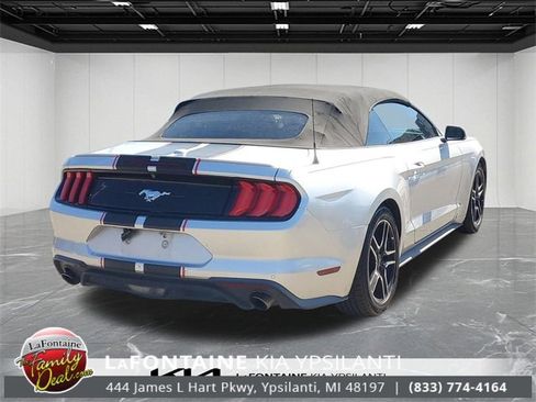 Used 2018 Ford Mustang Premium image 5