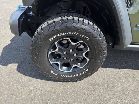 Used 2023 Jeep Wrangler Unlimited Rubicon 4xe w/ Cold Weather Group AWD/4WD image 31