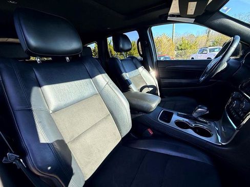 Used 2020 Jeep Grand Cherokee Altitude image 19