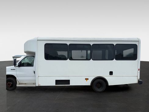 Used 2016 Ford E-450 and Econoline 450 Super Duty w/ Shuttle Bus Prep Package RWD image 7