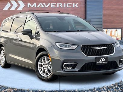 Used 2022 Chrysler Pacifica Touring-L