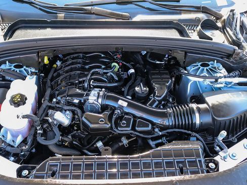 Used 2025 Jeep Grand Cherokee Laredo X RWD image 27