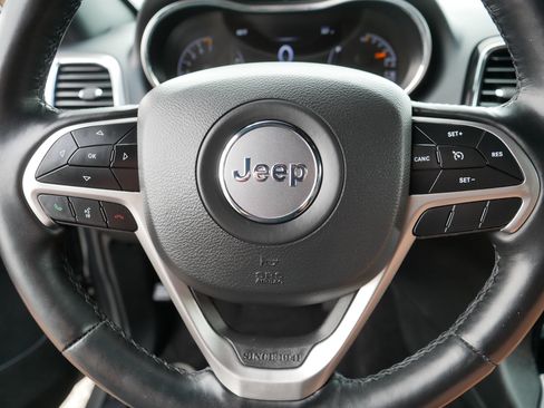 Used 2022 Jeep Grand Cherokee Laredo X AWD/4WD image 25