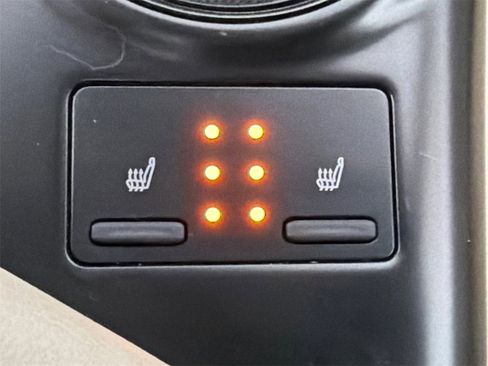 Used 2019 Toyota Camry LE image 31