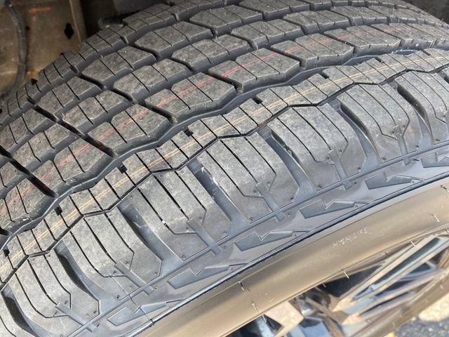 Certified 2024 GMC Sierra 1500 AT4 w/ AT4 Premium Package AWD/4WD image 23