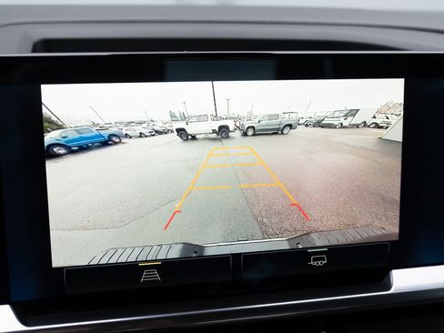 Used 2024 Chevrolet Silverado 3500 LT image 4