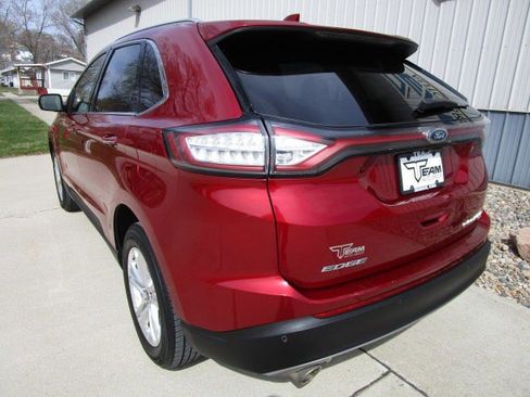Used 2016 Ford Edge Titanium w/ Technology Package AWD/4WD image 5