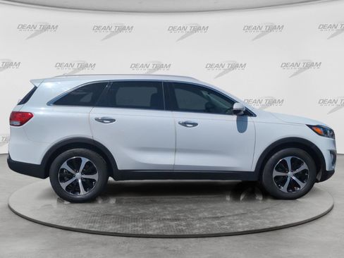 Used 2018 Kia Sorento EX FWD image 9