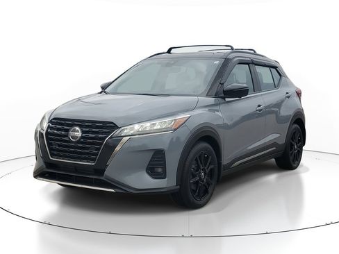 Used 2021 Nissan Kicks SR w/ SR Premium Package image 2