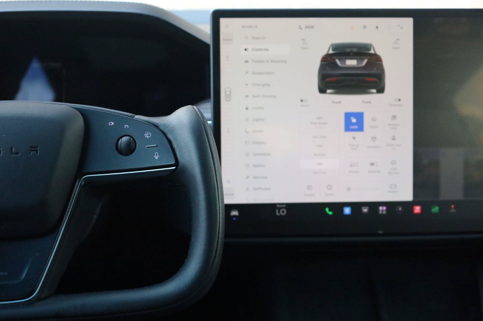 Used 2023 Tesla Model X AWD/4WD image 39