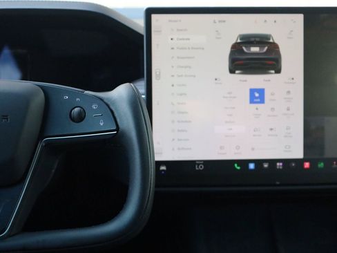 Used 2023 Tesla Model X AWD/4WD image 39