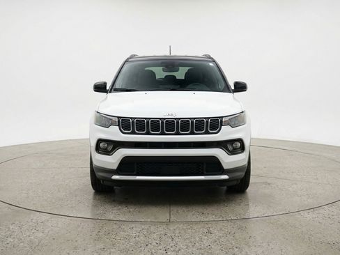 Used 2025 Jeep Compass Limited AWD/4WD image 2
