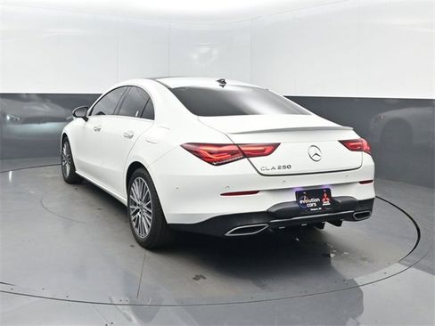 Used 2022 Mercedes-Benz CLA 250 image 3