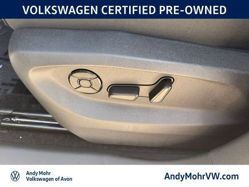 Used 2026 Volkswagen Tiguan SE AWD/4WD image 14