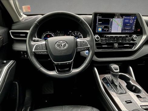 Used 2021 Toyota Highlander Platinum AWD/4WD image 8