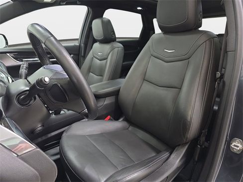 Used 2021 Cadillac XT5 Premium Luxury image 14
