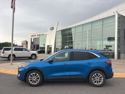 Used 2020 Ford Escape SE FWD image 2