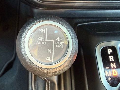 Used 2025 Jeep Wrangler Unlimited Sahara w/ Safety Group AWD/4WD image 30