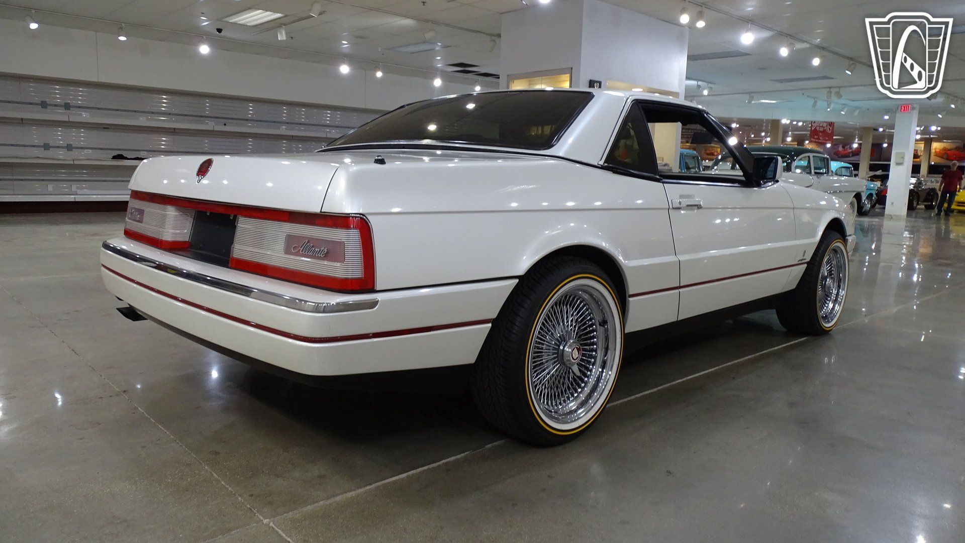 Used 1991 Cadillac Allante FWD image 15