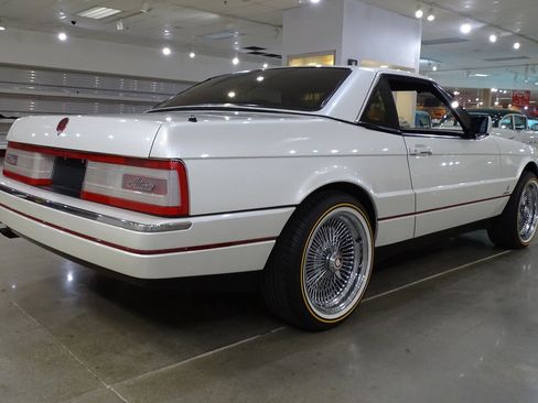 Used 1991 Cadillac Allante FWD image 15