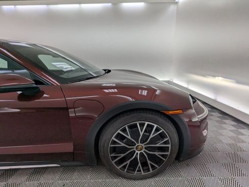 Certified 2022 Porsche Taycan 4 Cross Turismo image 11