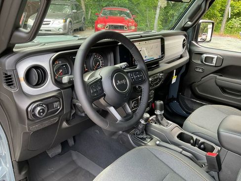 New 2025 Jeep Gladiator Sport image 28