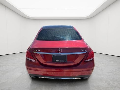 Used 2017 Mercedes-Benz E 300 4MATIC image 5
