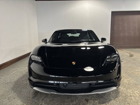 Used 2024 Porsche Taycan 4 Cross Turismo image 3