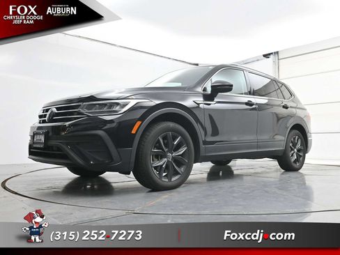 Used 2024 Volkswagen Tiguan SE w/ Panoramic Sunroof Package AWD/4WD image 21