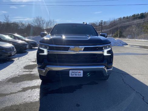 Used 2022 Chevrolet Silverado 1500 LT w/ Safety Package image 8