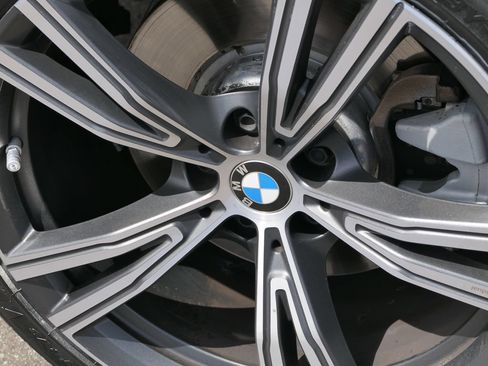 Used 2024 BMW 330i xDrive Sedan AWD/4WD image 9
