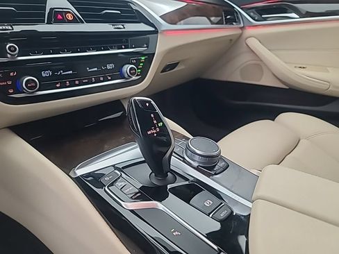 Used 2020 BMW 530i RWD image 36