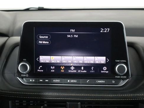 Used 2025 Nissan Rogue S FWD image 25