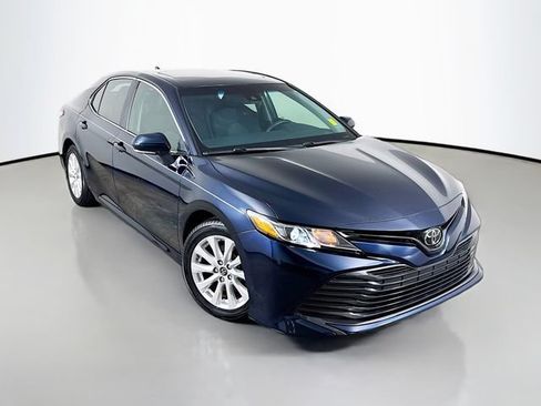 Used 2018 Toyota Camry LE w/ Audio Package FWD image 3