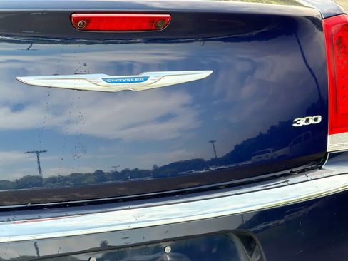 Used 2017 Chrysler 300 Limited w/ Value Package RWD image 13