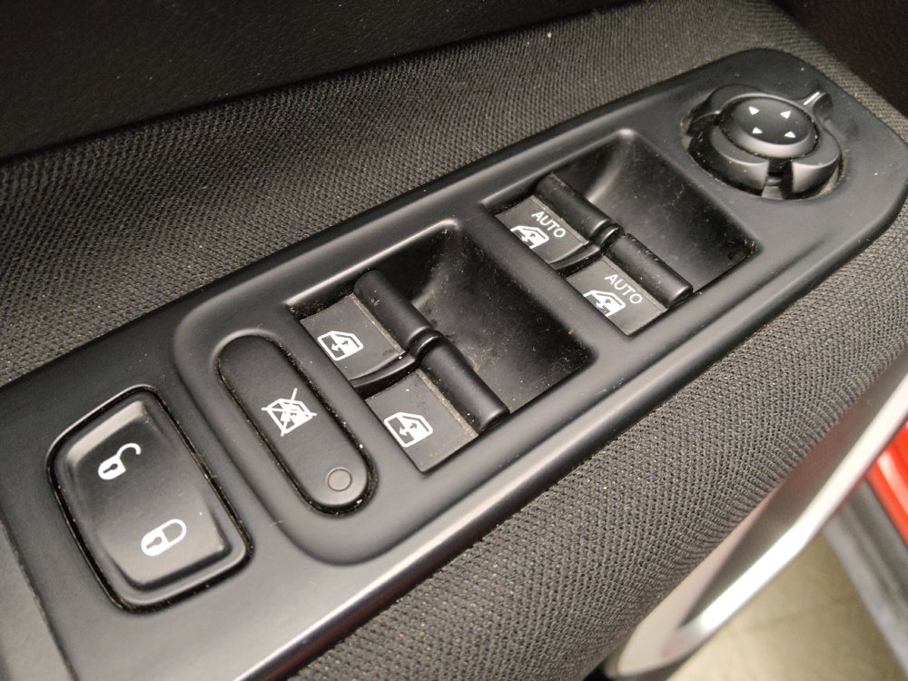 Used 2020 Jeep Renegade Latitude FWD image 27