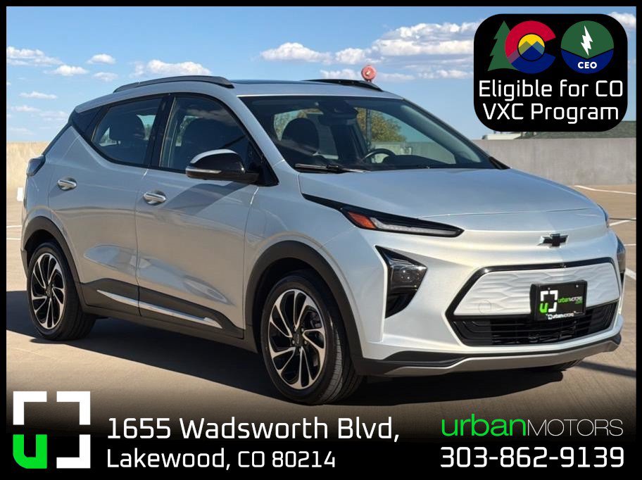 Used 2022 Chevrolet Bolt EUV Premier w/ Sun & Sound Package FWD image 1