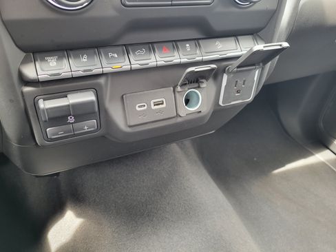 Certified 2025 Chevrolet Silverado 2500 Custom w/ Custom Value Package AWD/4WD image 27