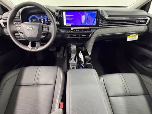 Used 2026 Toyota Camry XLE FWD image 29