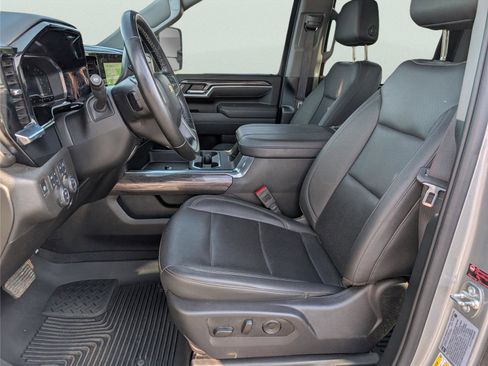 Used 2025 Chevrolet Silverado 3500 LTZ w/ LTZ Convenience Package AWD/4WD image 10