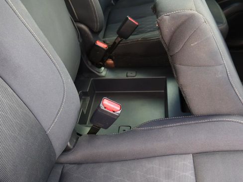 Used 2017 Nissan Titan SV image 17