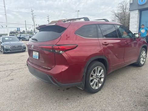 Used 2023 Toyota Highlander Limited image 8