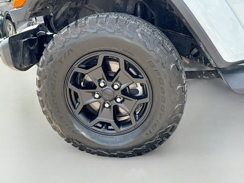 Used 2022 Jeep Gladiator Sport AWD/4WD image 39