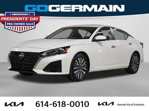 Used 2024 Nissan Altima 2.5 SV w/ SV Premium Package image 1