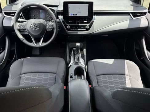 Used 2025 Toyota Corolla SE FWD image 11
