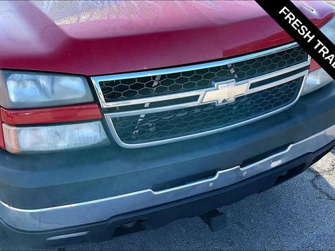 Used 2006 Chevrolet Silverado 2500 W/T w/ Skid Plate Package AWD/4WD image 31