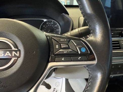 Used 2024 Nissan Altima 2.5 SV w/ SV Premium Package FWD image 7